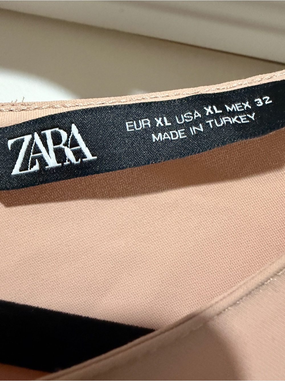 Zara Dusty Pink Colour Block Short Sleeve Blouse with Cream Cuff Detail - Picture 3 of 3